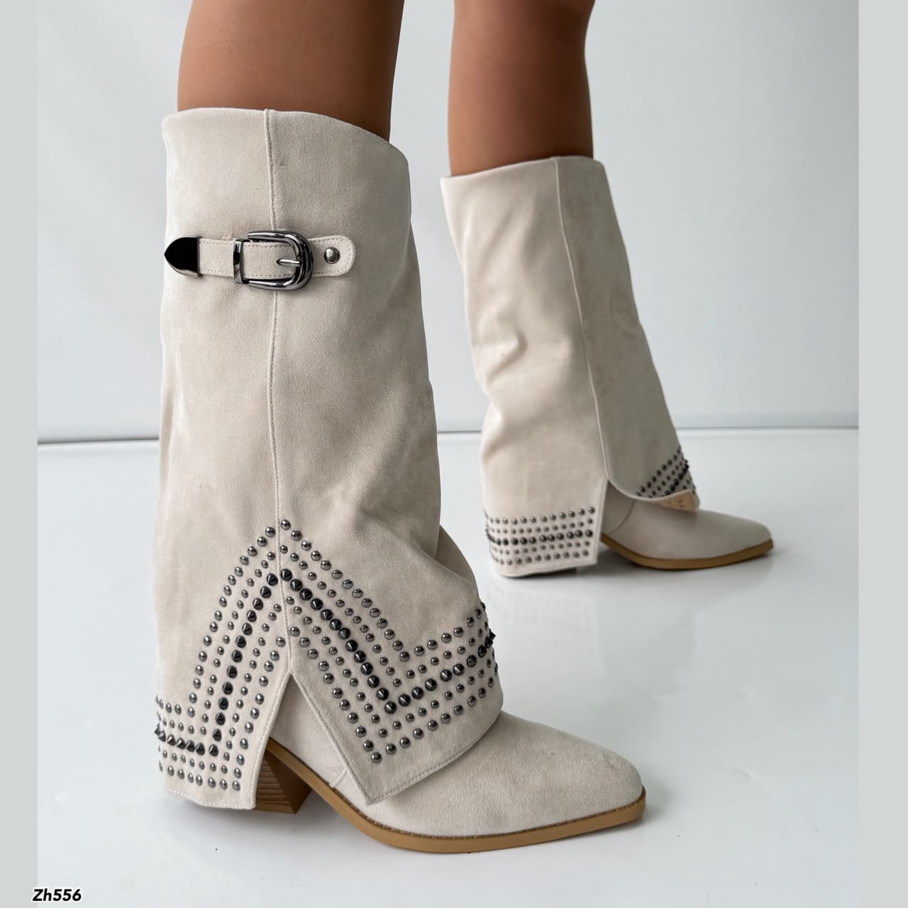 Bota texana beige doblez apliques plomo tacon 8cm HX2997-B0140